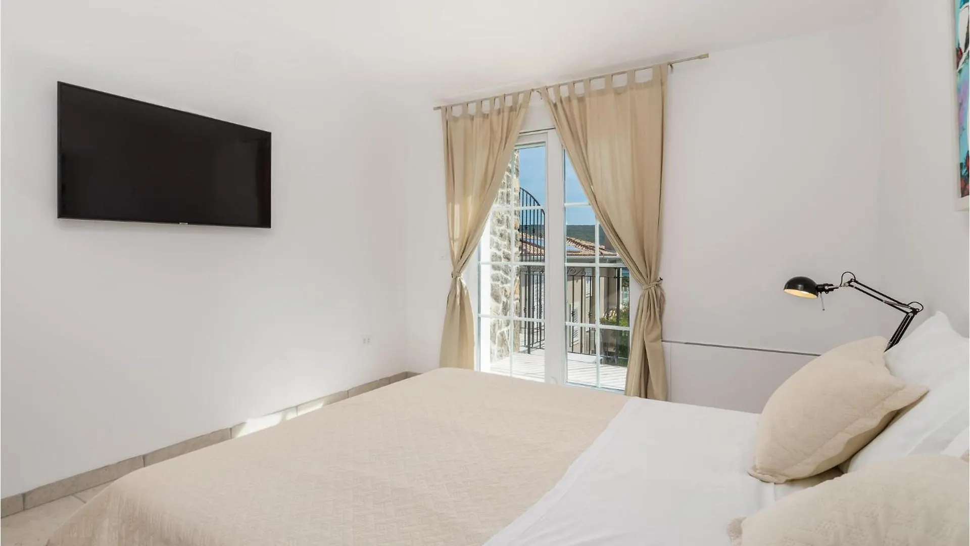 Pet Friendly Home In Kornic With House Sea View 0*,