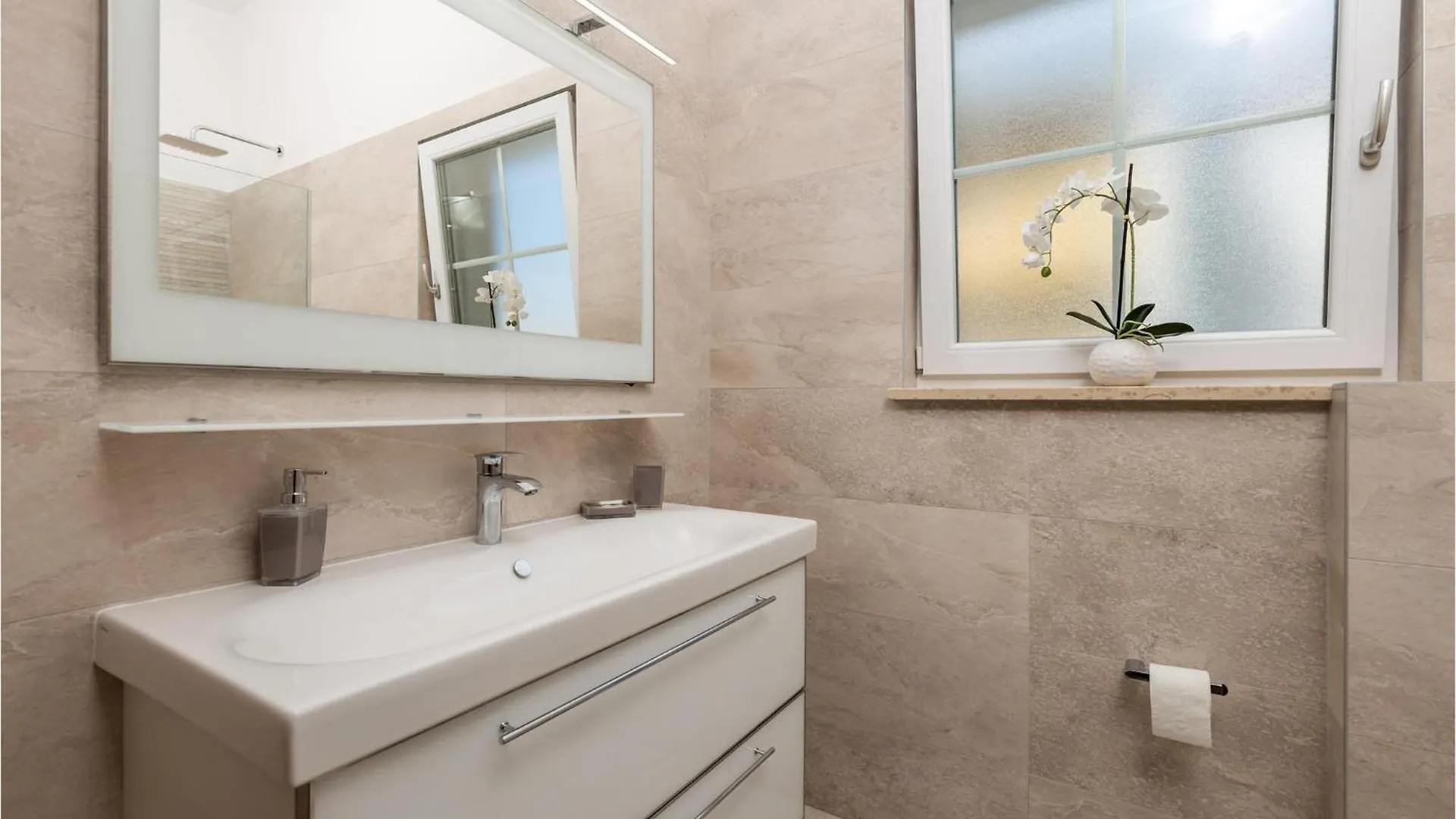 Pet Friendly Home In Kornic With House Sea View 0*,